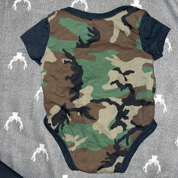 Nike/Air Jordan Diaper Shirt - Picture 2 of 2